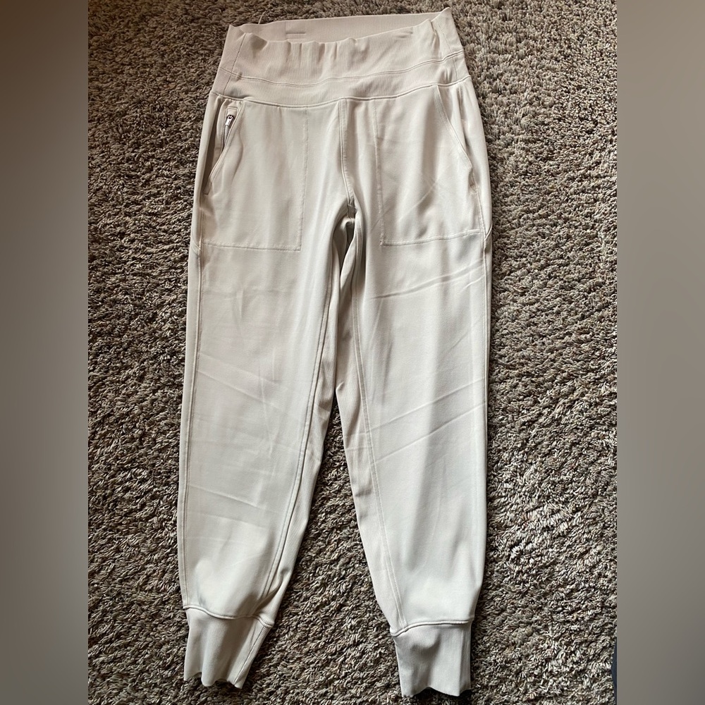 Athleta Cream Ribbed Active Joggers